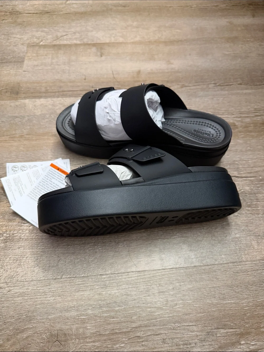 CROCS Brooklyn Buckle Slide - Black - Picture 3 of 3